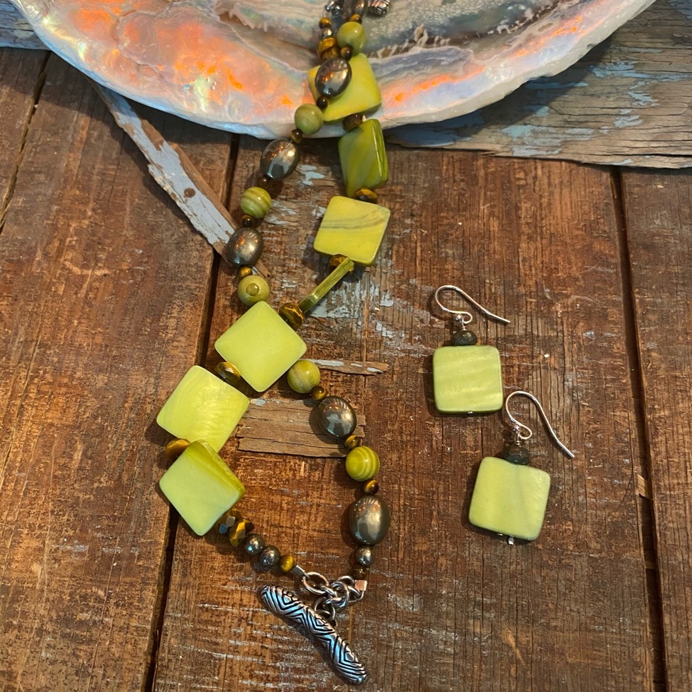 Silpada Mother of Pearl Bracelet